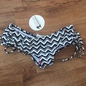 NWT Chevron Patterned Cheeky Bikini Bottom